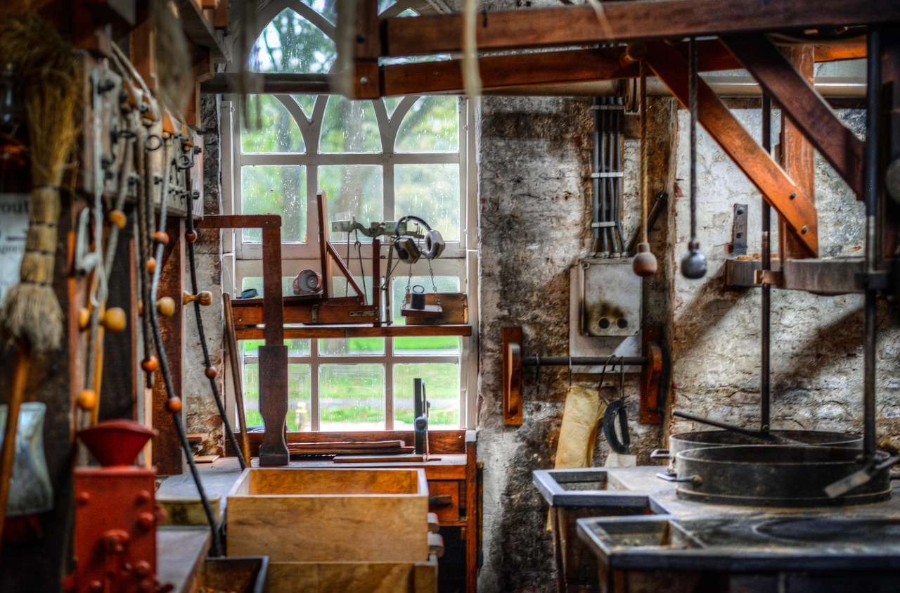 How to Create a DIY Crafting Workshop at Home